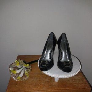 BCBG/ HIGH/ COMFY HEELS